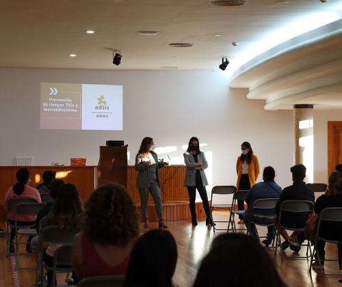 Taller de prevención de tecnoadicciones (Centro Aluesa)