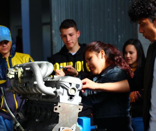 aprendiendo partes del motor.